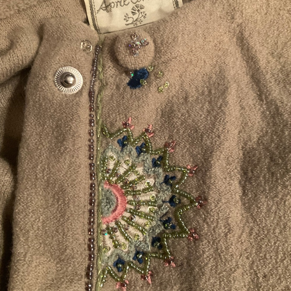 “APRIL CORNELL” 100% Wool Beaded Sweater. - Picture 5 of 14